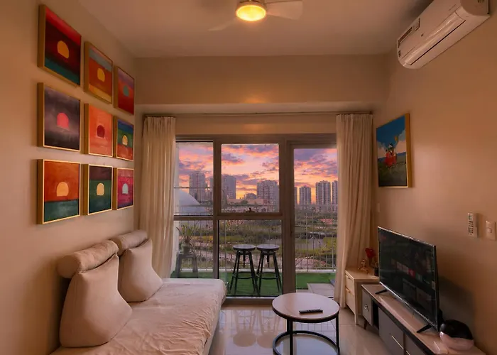 Modern Next To Okada Near Moa And Airport Manila